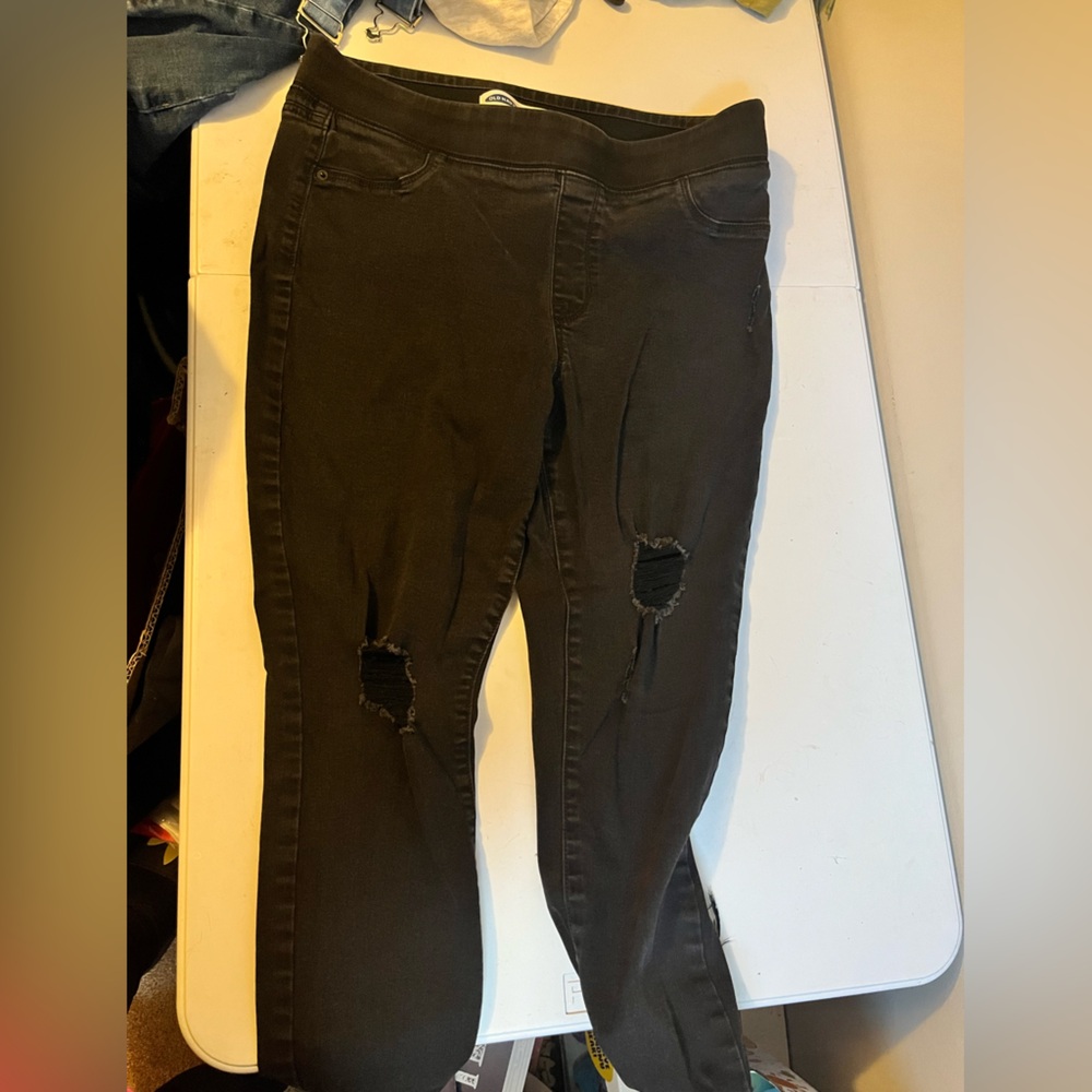 ROCKSTAR SUPER SKINNY JEGGINGS
MID-RISE